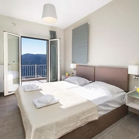 Remvi And Olive Grove 别墅